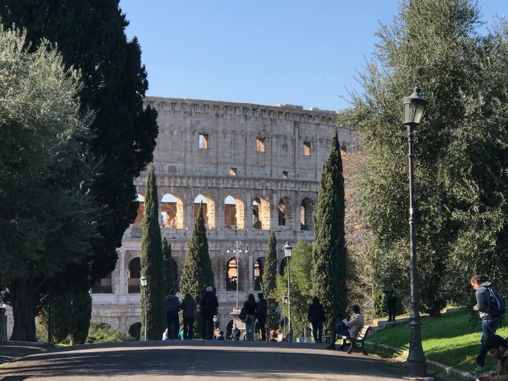 Rhome Merulana Rome Luaran gambar